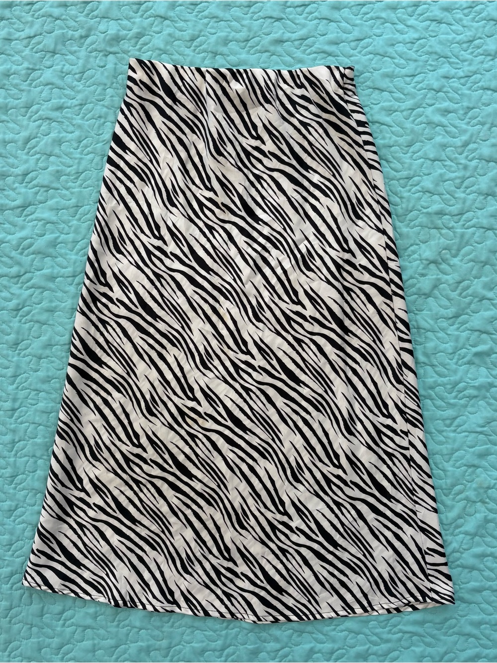 Renee C stretch Classic Black & White Zebra Print Midi Skirt size small
